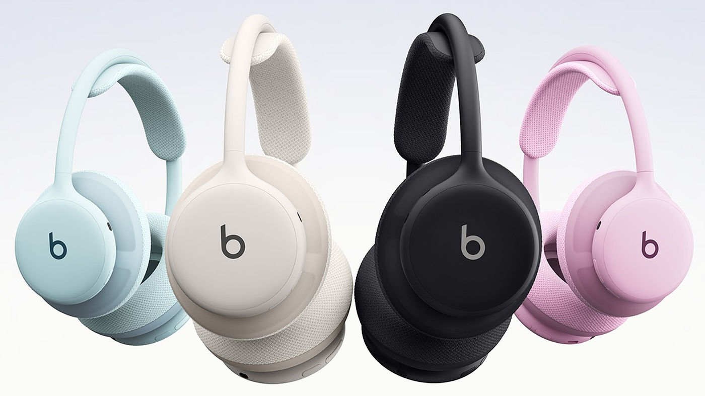 Le casque Beats 360 dans ses quatre coloris : bleu ciel, neige, noir et rose