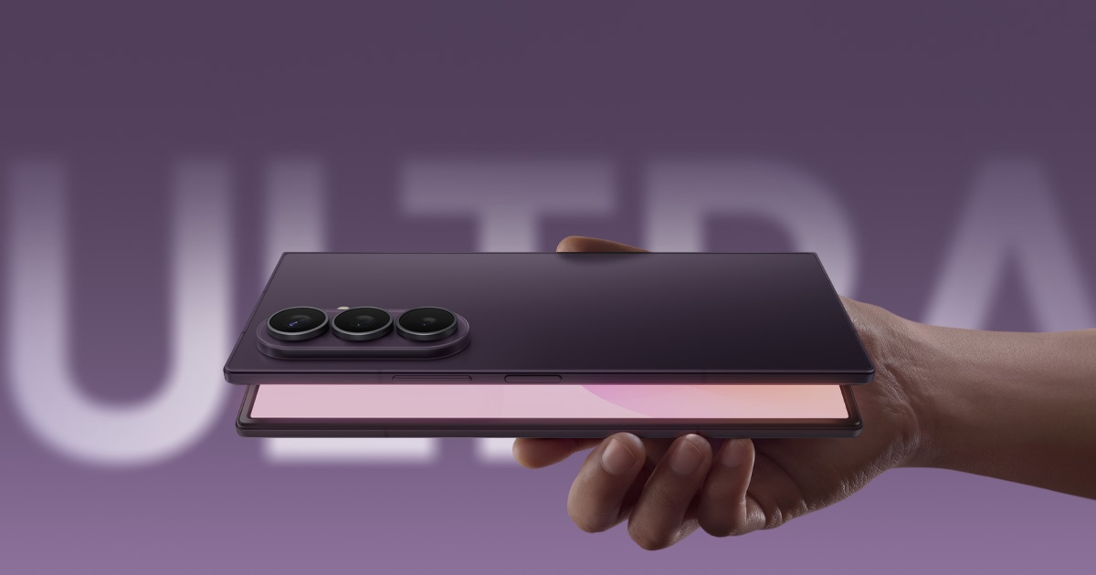 Le Samsung Galaxy Z Fold8 Ultra déplié, présenté lors de l'Unpacked de juillet 2026
