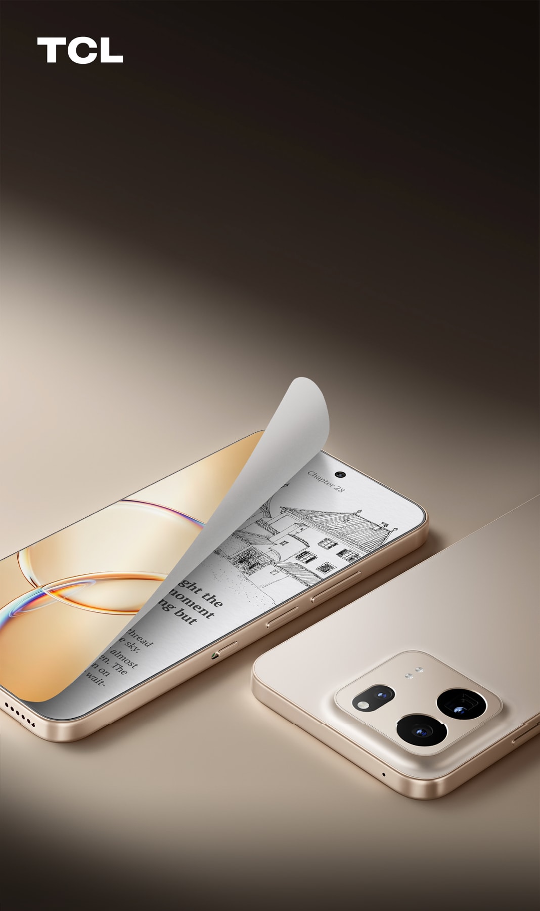 Le smartphone TCL P80 Ultra doré, écran avant en mode lecture NXTPAPER façon papier et double capteur photo au dos