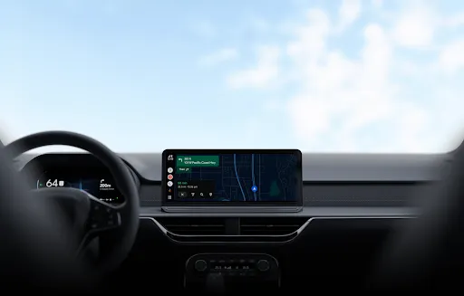 Android Auto affiché sur l'écran d'une voiture avec Google Maps