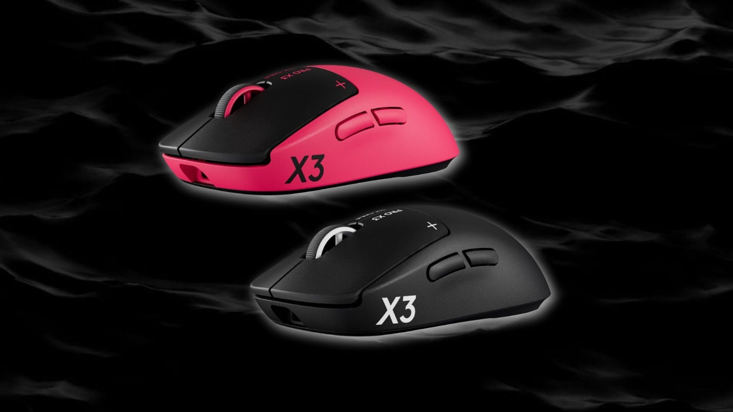 Deux souris Logitech G PRO X3 Superstrike, une rose et une noire, sur fond sombre