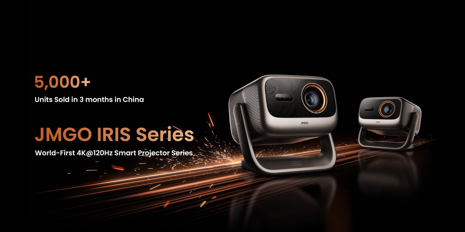 Les vidéoprojecteurs JMGO IRIS Ultra Max et IRIS sur fond noir