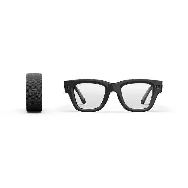 Lunettes Meta Ray-Ban Display noires et bracelet Neural Band sur fond blanc