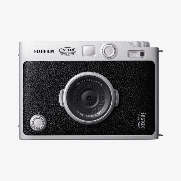 Appareil photo instantané hybride Fujifilm Instax Mini Evo 2 noir, vu de face avec son objectif