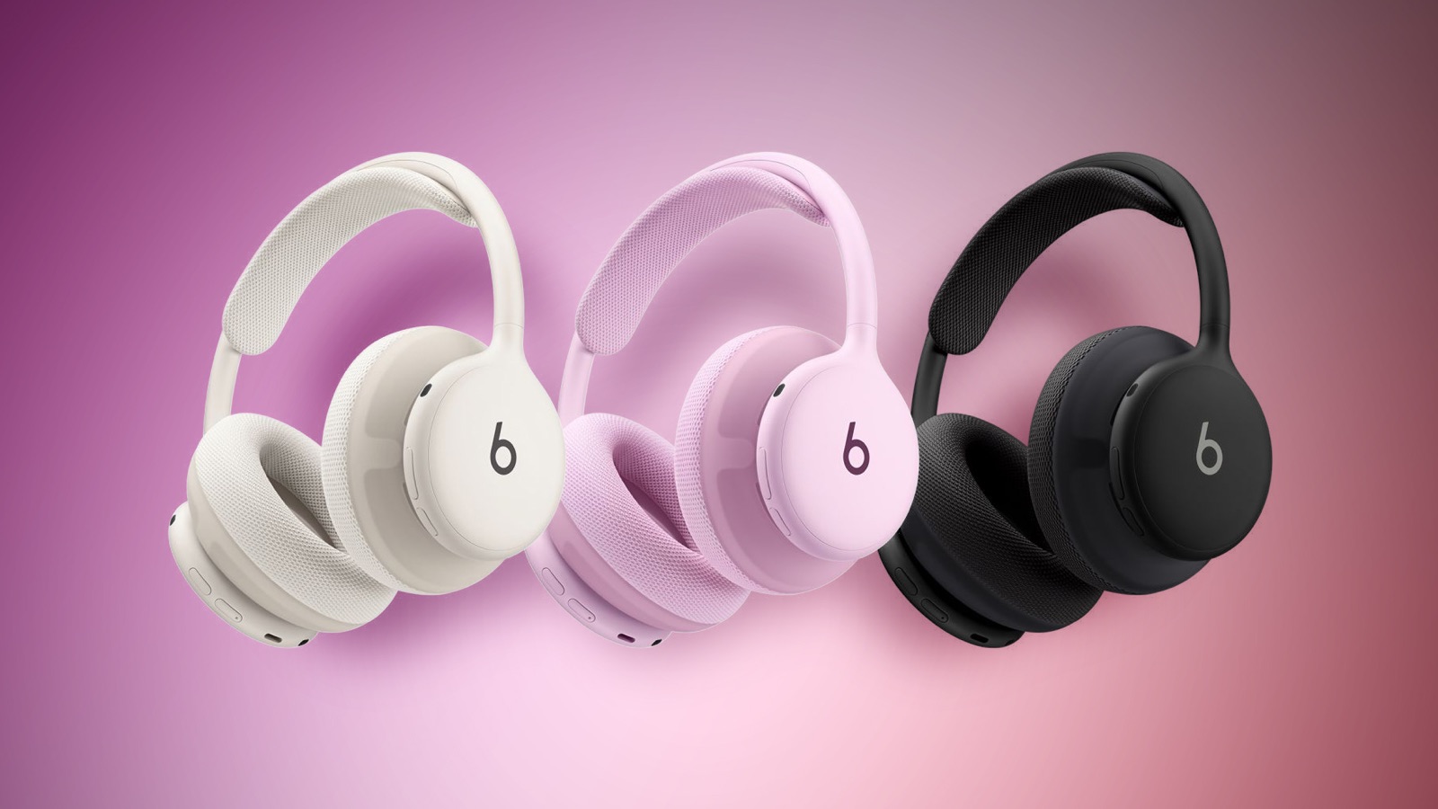 Trois casques Beats 360 en blanc, rose et noir, avec logo Beats et coussinets en tissu maillé